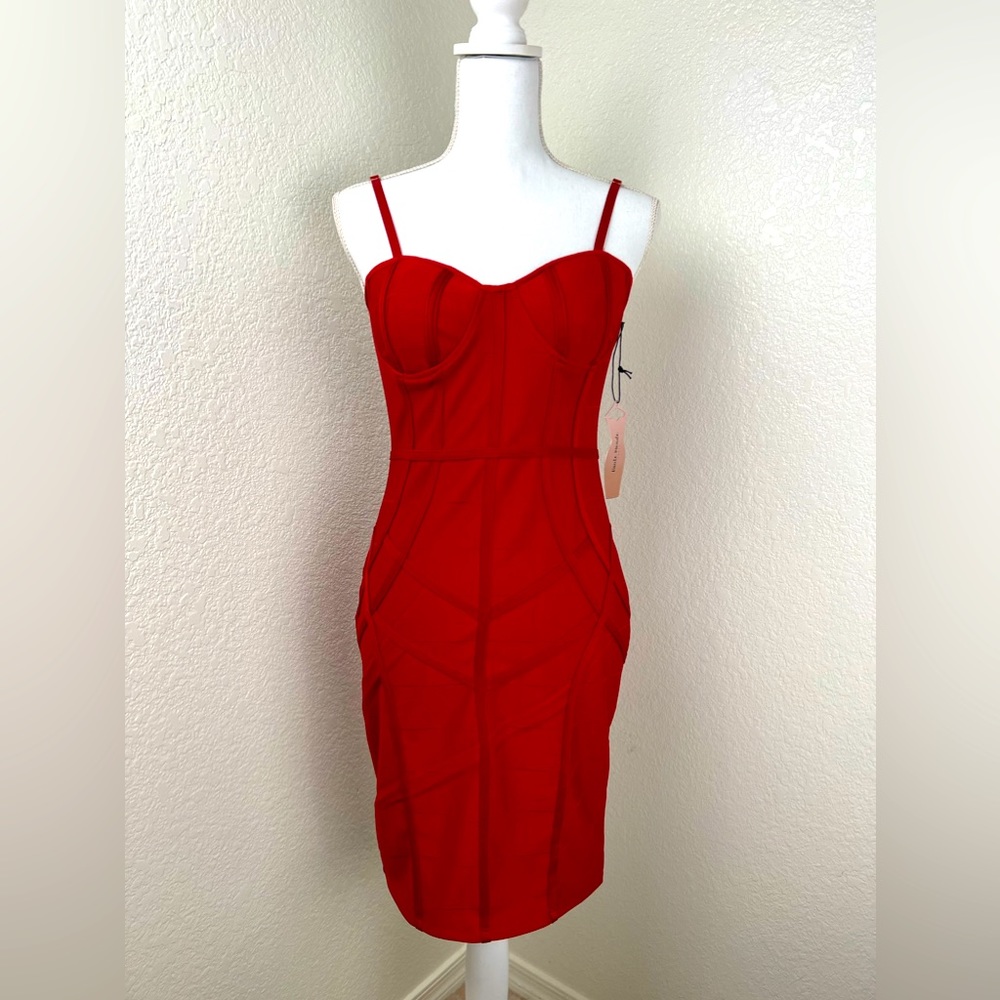 💥NWT💥 Haute Monde Sweetheart Bodycon Red dress. Sz Medium